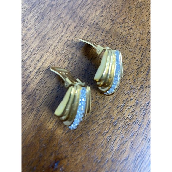 Vintage Large Rhinestone Gold Tone Clip On Earrings 1" Shell - Picture 5 of 6